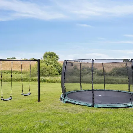 Дом отдыха Amazing In With Sauna Богенсе